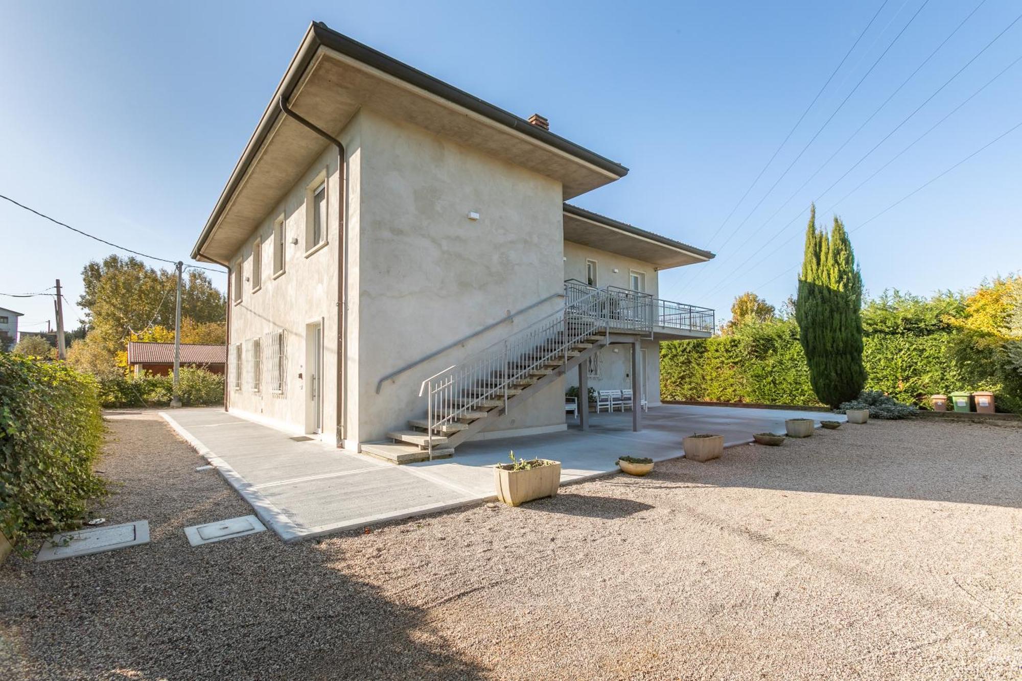 Ferienwohnung Blu Sky Garda Castelnuovo del Garda Exterior foto