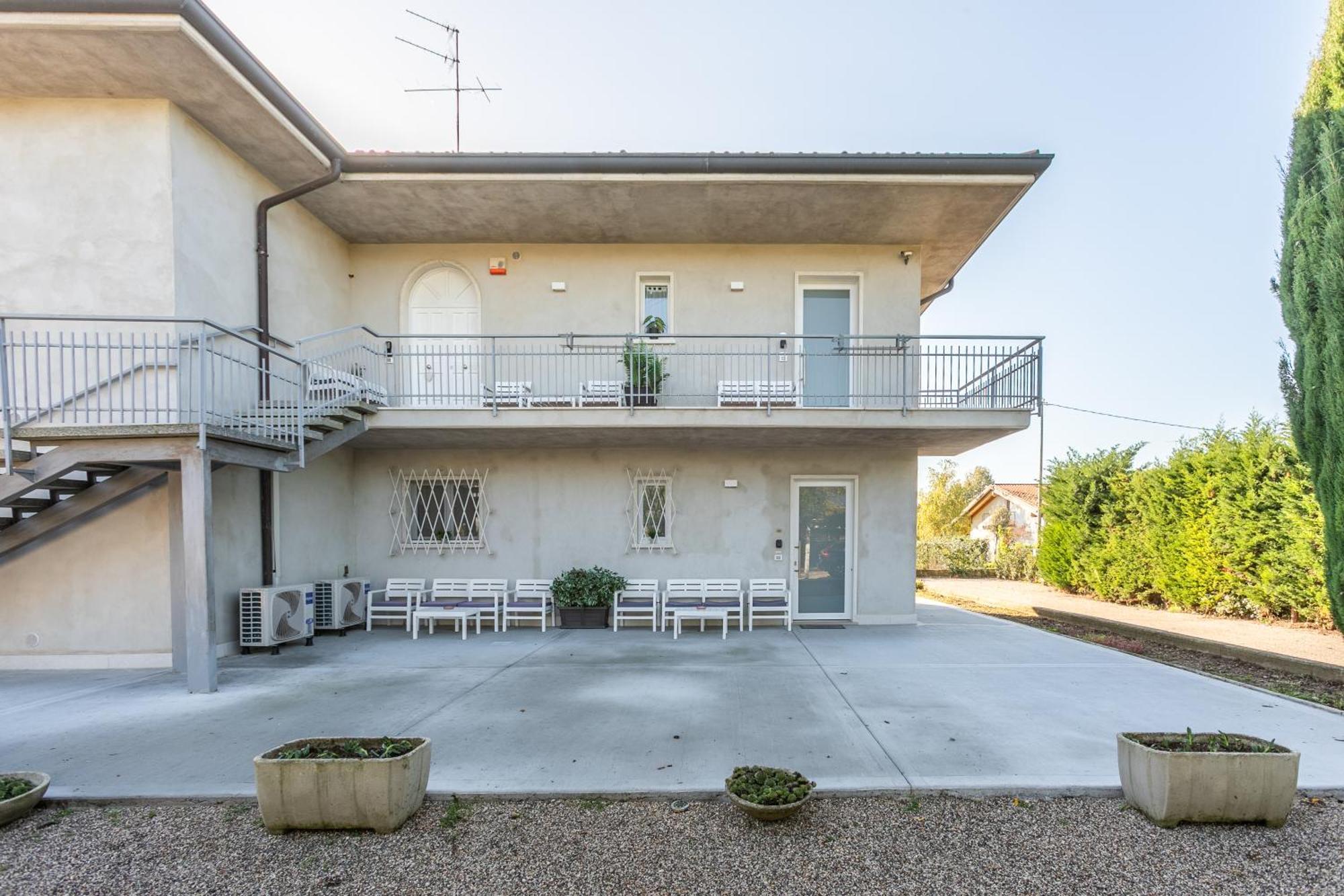 Ferienwohnung Blu Sky Garda Castelnuovo del Garda Exterior foto